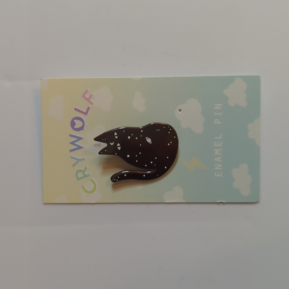 Crywolf cat enamel pin - Picture 2 of 2
